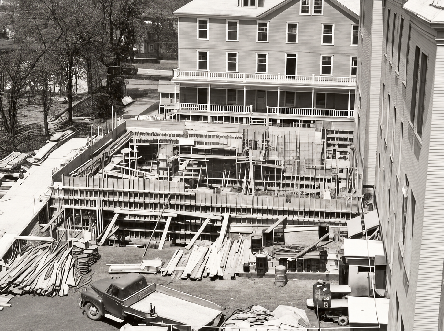 Le deuxième collège en contruction en 1917