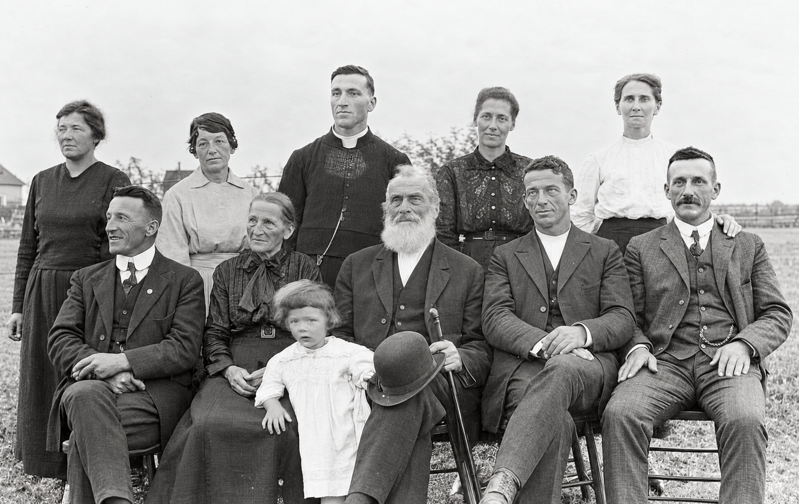 Famille du Père Siméon Comeau en 1907