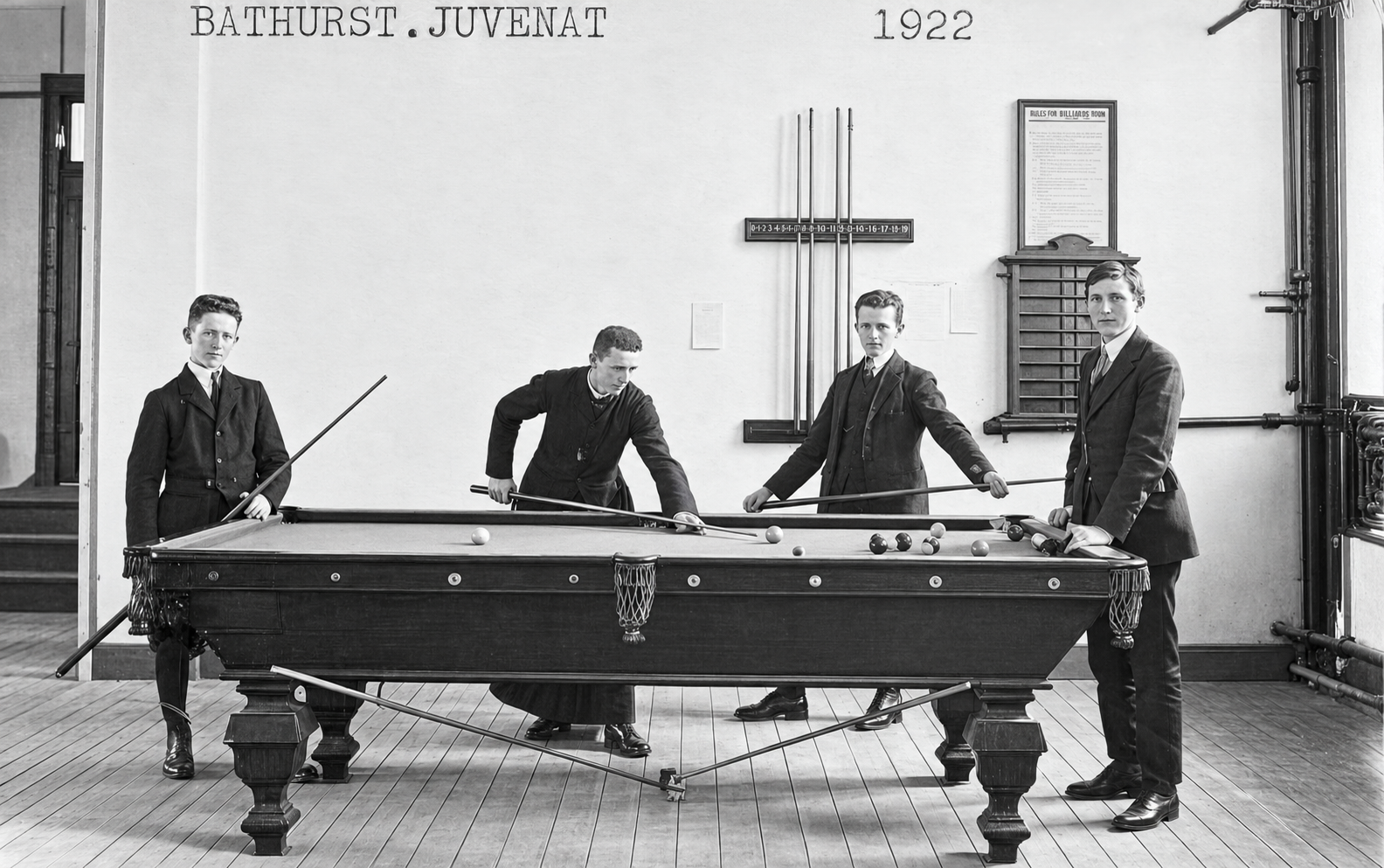 Noël et élèves en 1926